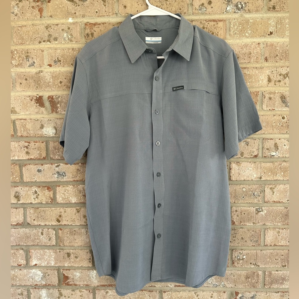 Columbia men’s gray short sleeve button up